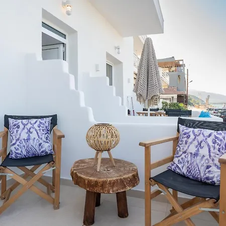 פלטמונס Galazio Seaside Luxury Rooms & Coffee Shop מראה חיצוני תמונה
