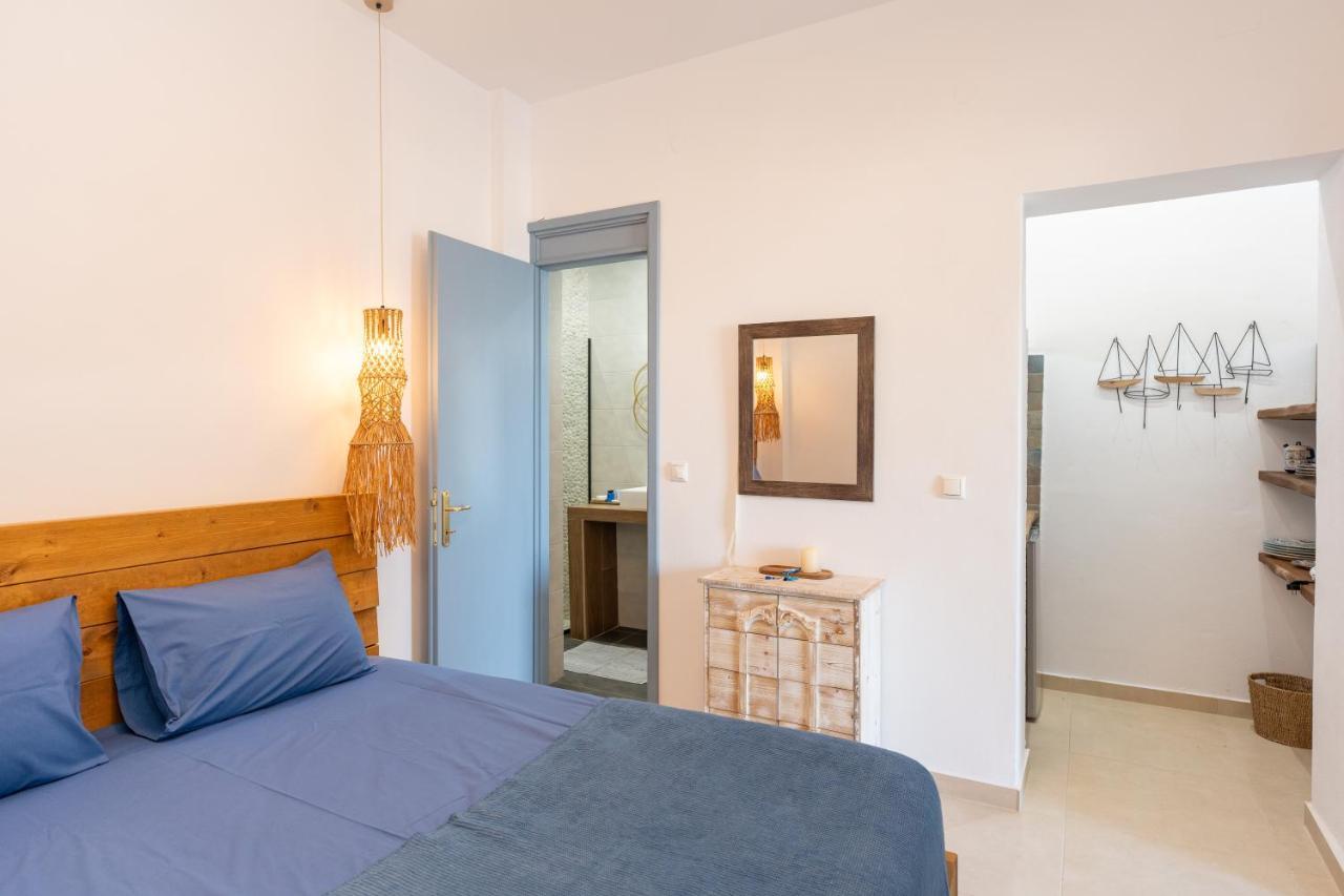 Galazio Seaside Luxury & Coffee Shop Apartment